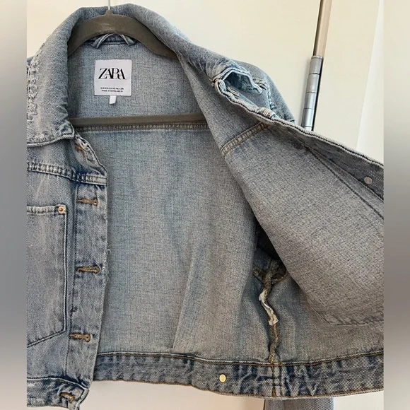 EUC Zara oversized cropped denim jacket in distressed blue, XS - Picture 5 of 6